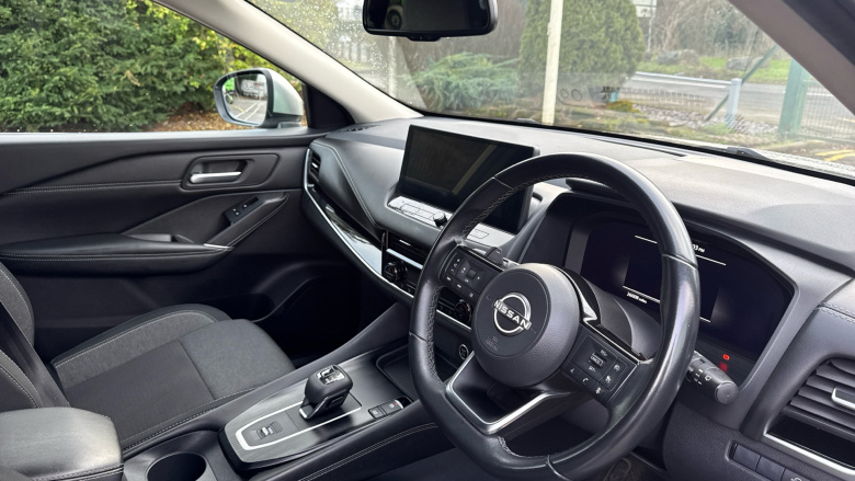 Nissan Qashqai 1.3 DiG-T MH 158 N-Connecta 5dr Xtronic Petrol Hatchback